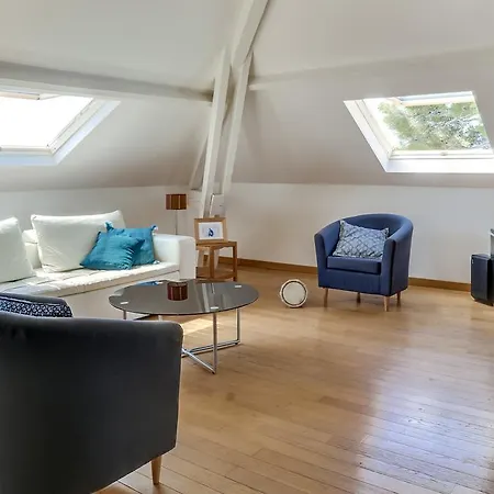 Luckey Homes- Avenue Pierrette Apartman
